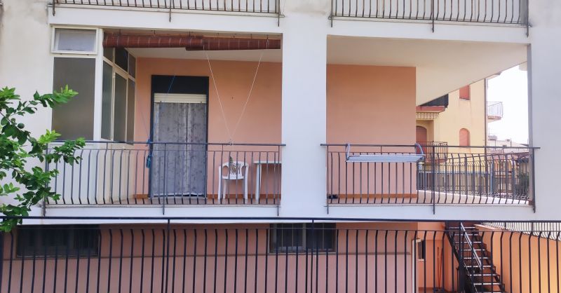 Bilocale con terrazzo angolare, via Mastrociccio Giardini Naxos...